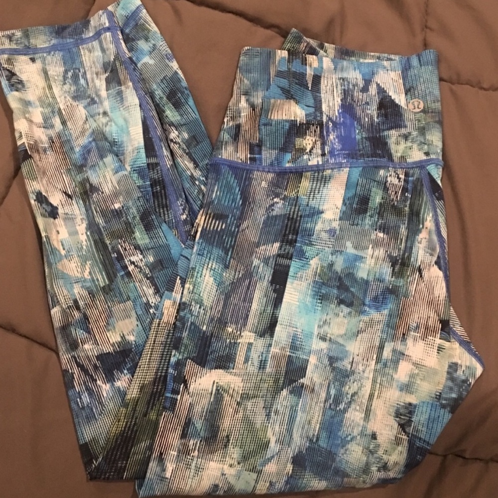 LIKE NEW LULULEMON LEGGINGS!!!